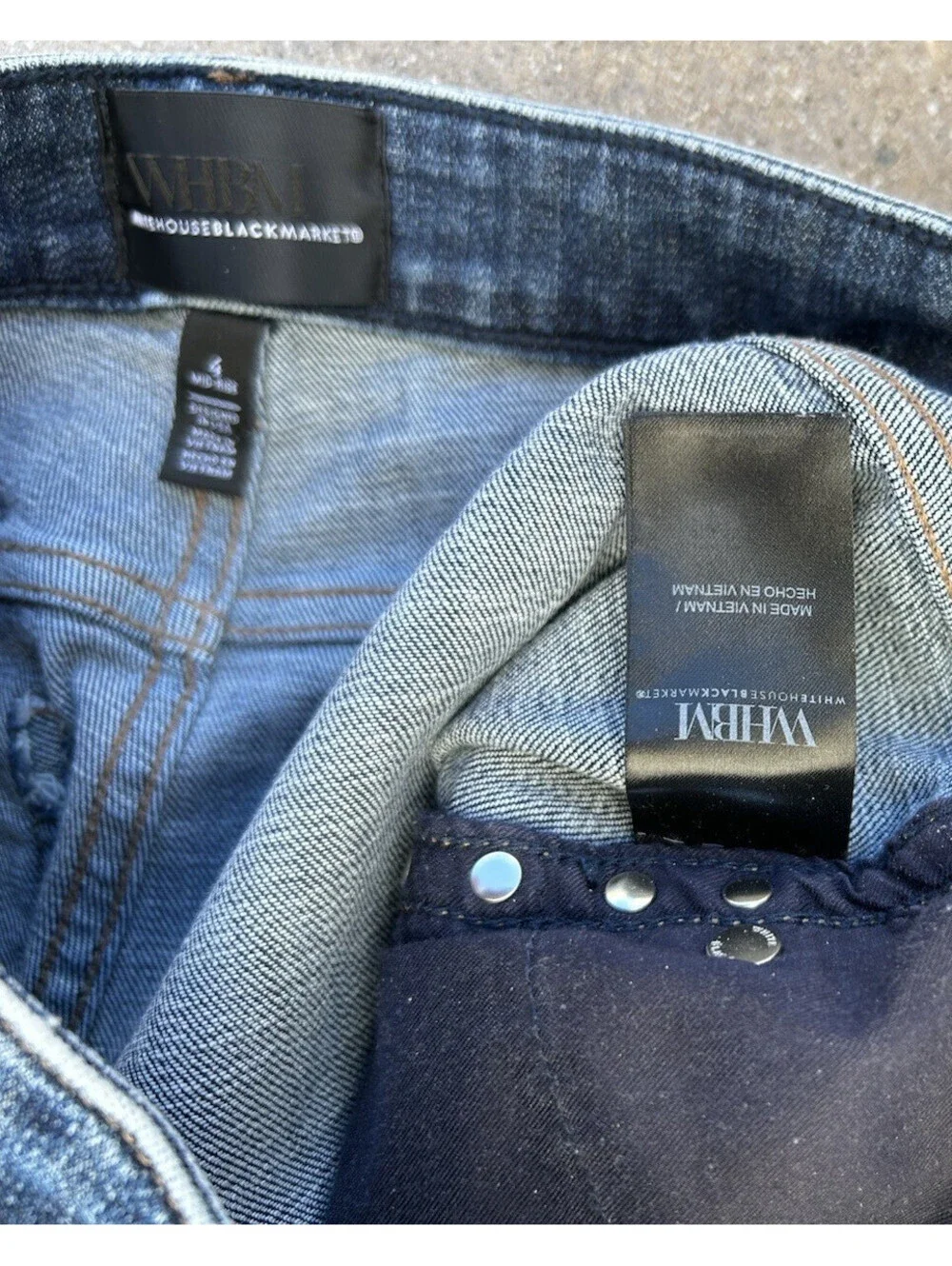 White House Black Market Women’s Size 4 Girlfriend Jeans Soft Blue Mid Rise WHBM